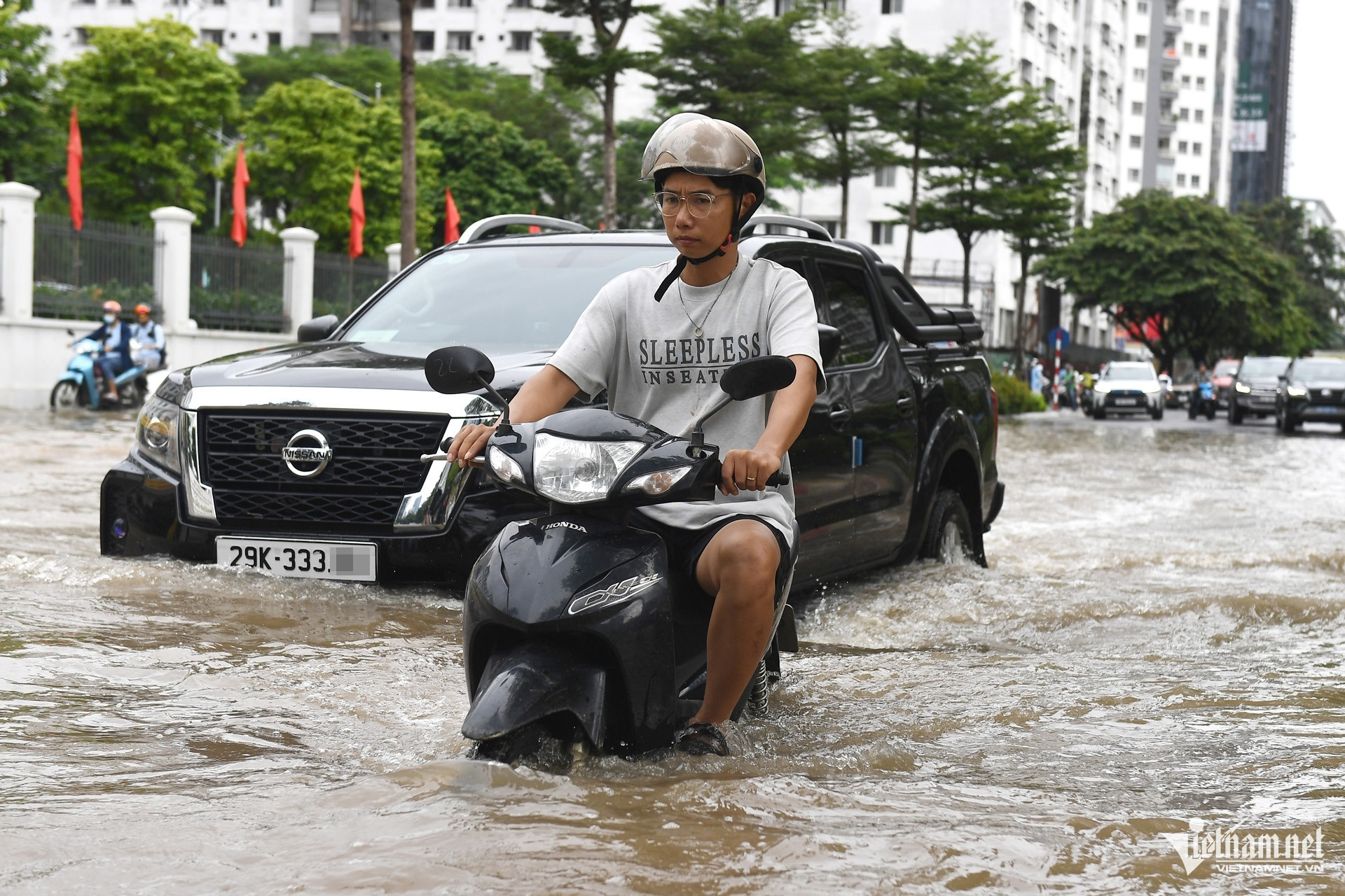Hanoi's drainage system outdated, can only handle 310mm rain over 2 days