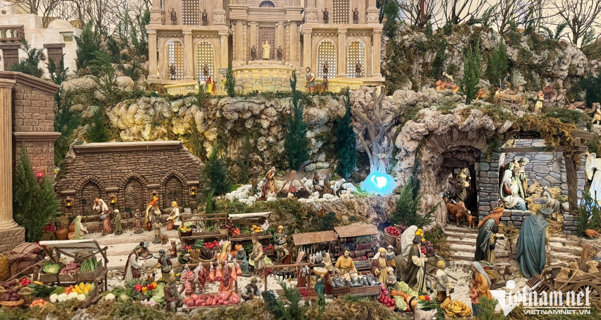 7-meter nativity scene in Dong Nai stuns with thousands of intricate details