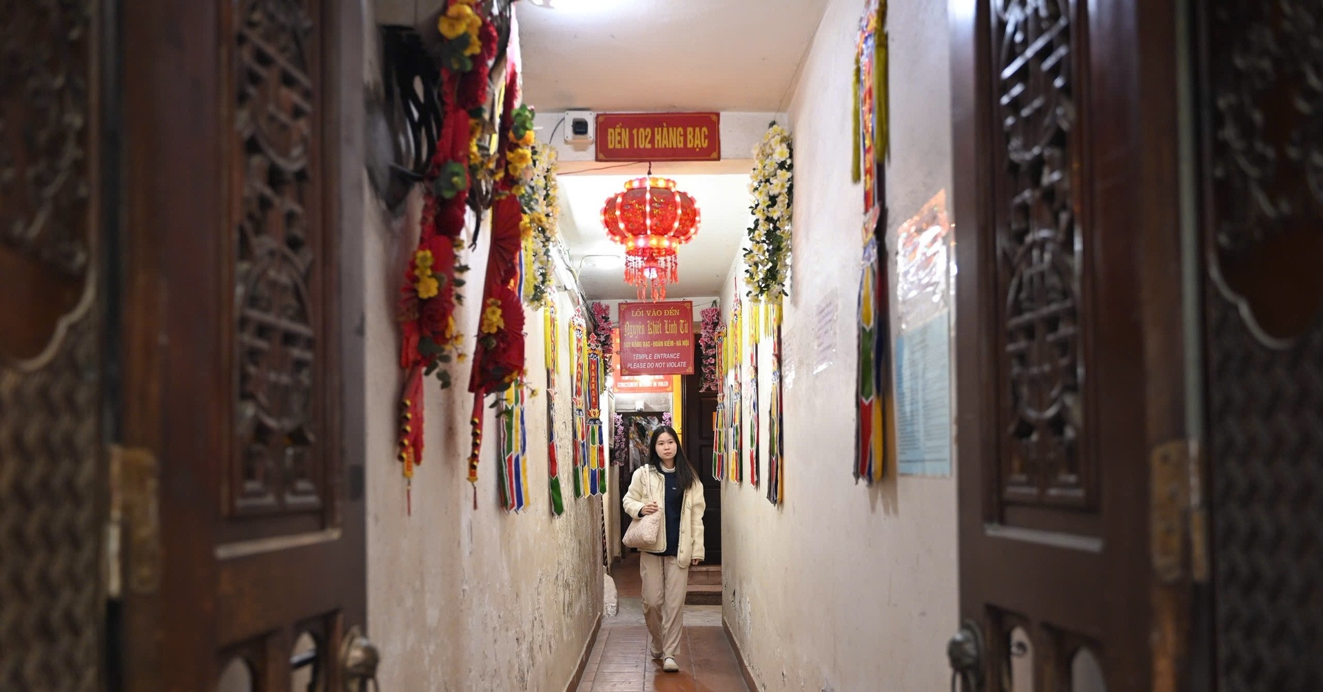 The sacred 70m² temple hidden deep in Hanoi's Old Quarter