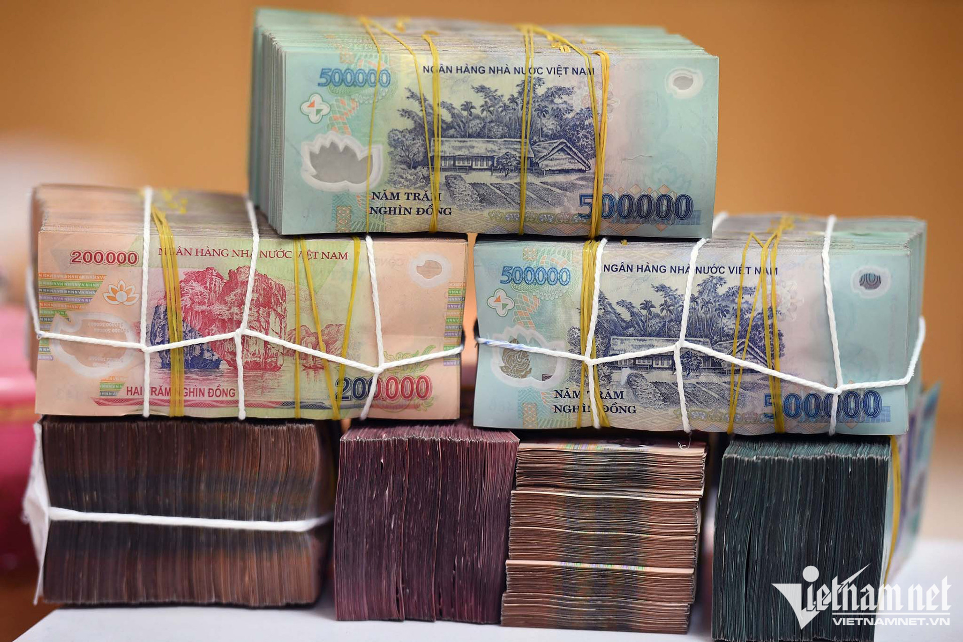 tiền tệ.jpg
