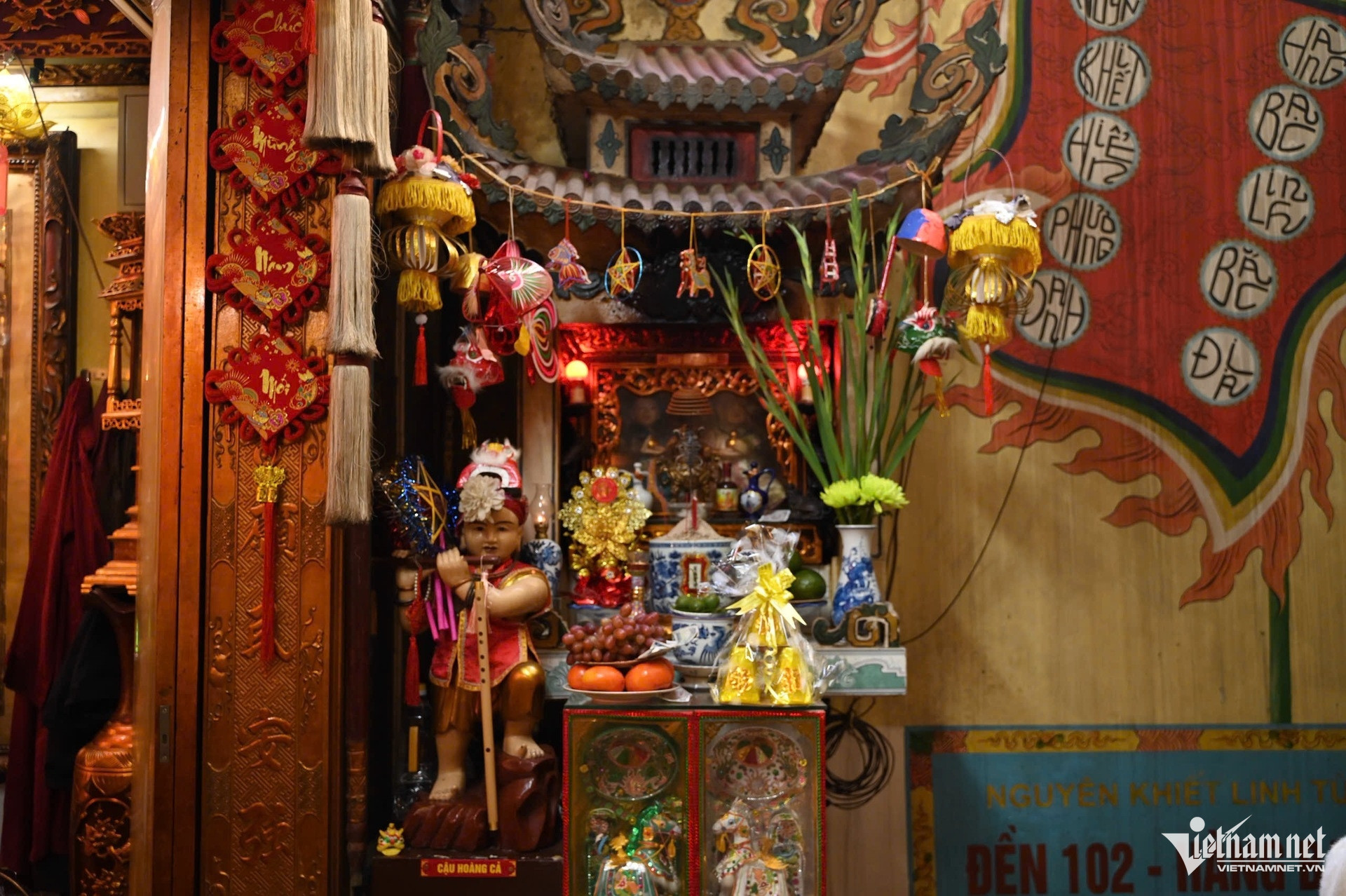 vietnam temple3.jpg
