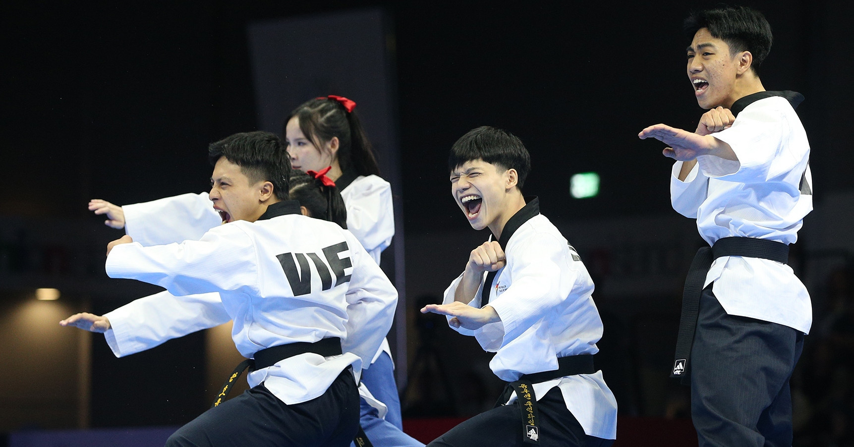 Vietnamese taekwondo team claims gold with near-perfect execution