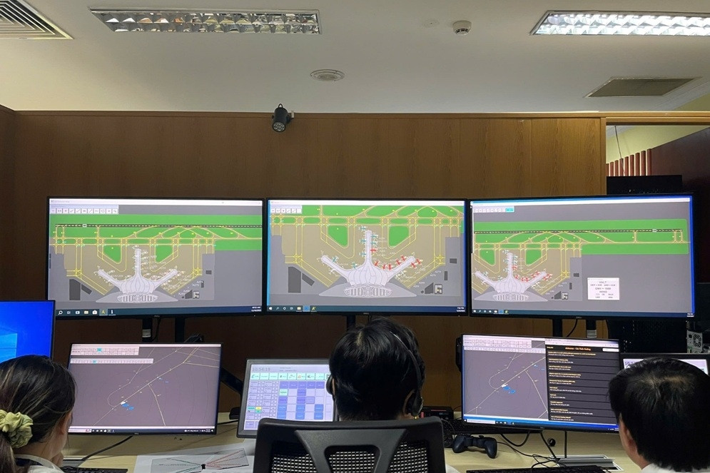 Long Thanh’s flight control team passes final drills before opening