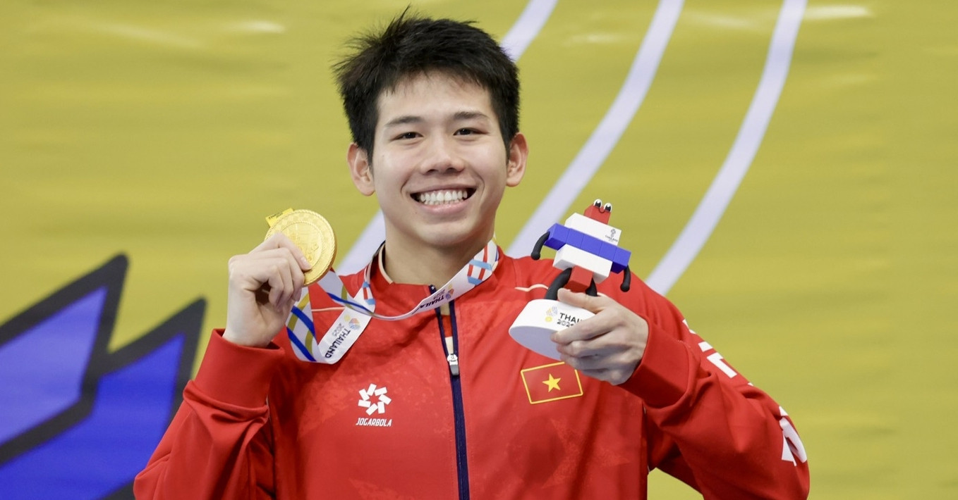 Vietnamese swimmer Quang Thuan sets new SEA Games mark in emotional debut win