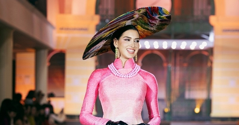 Over 70 Miss Cosmo contestants embody poetic elegance in ao dai showcase