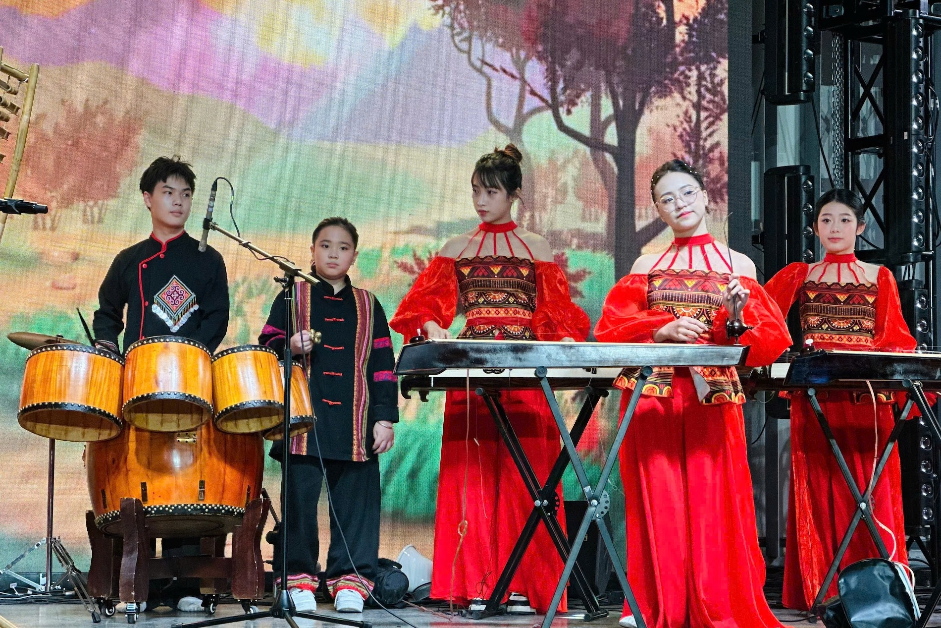 Famous singers will be allowed to teach music in schools under new policy