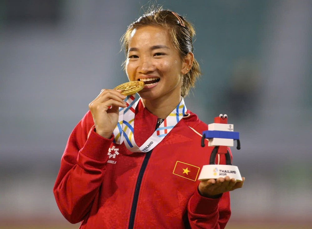 nguyen thi oanh hcv chay 5000m.jpg