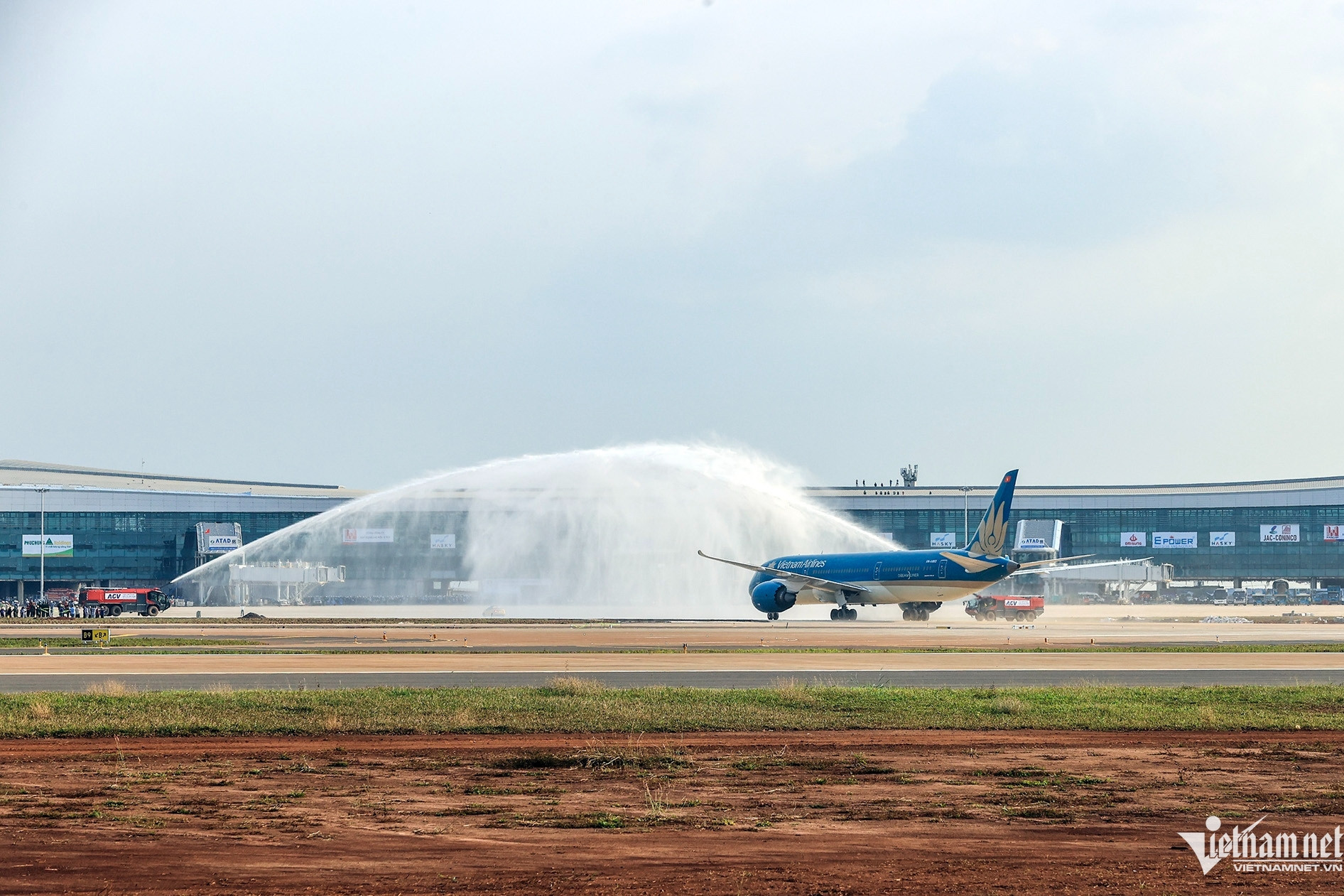 High-pressure test flight safely lands at Long Thanh Airport