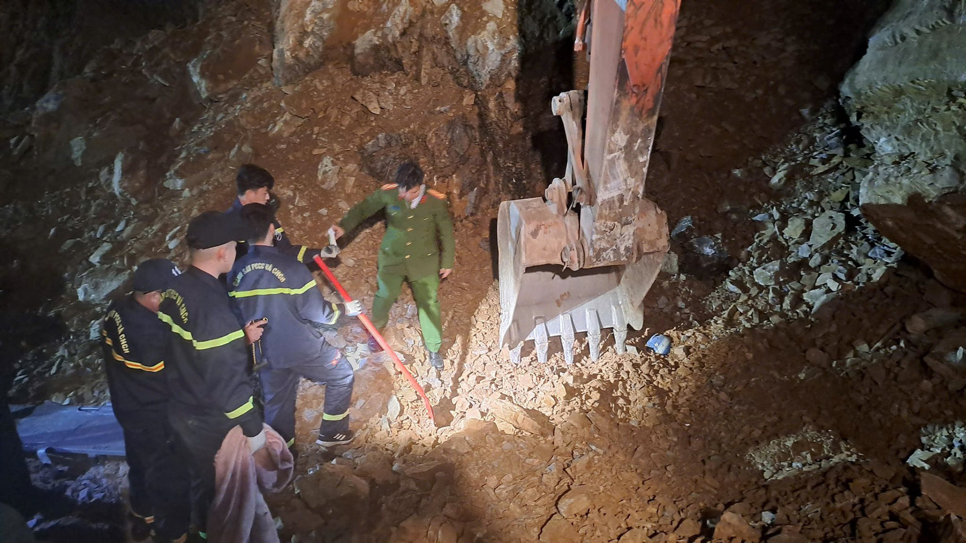 sat lo mai chau 9.jpg