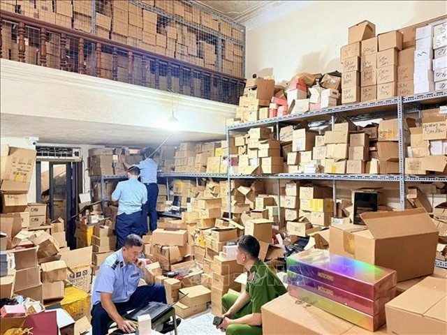 Vietnam cracks down on 23,000 market violations in 2025