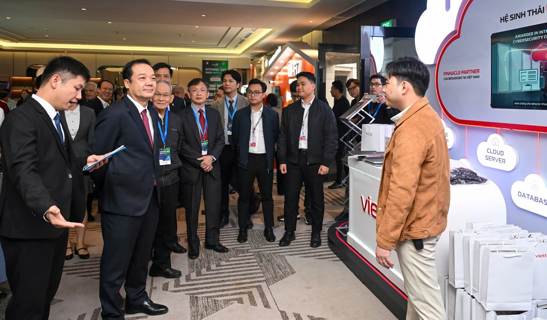 Vietnam Internet Day 2025.jpg