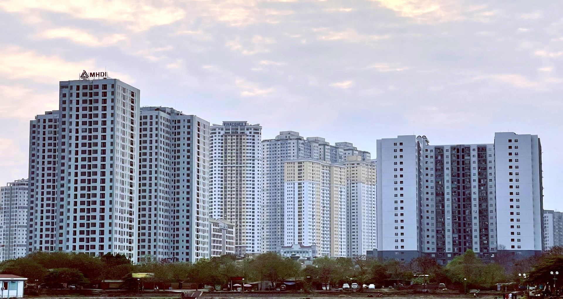 VN housing affordability crisis deepens as prices surge past citizens’ reach