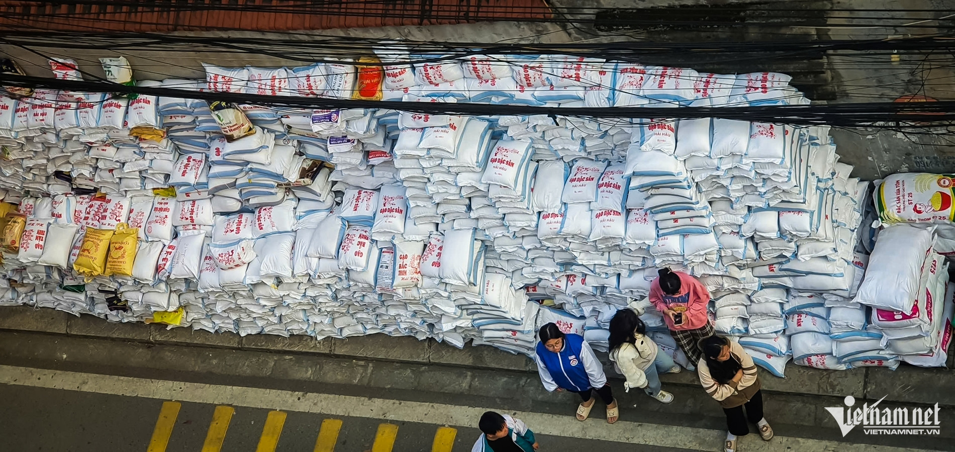 charity flood in vietnam2.jpg