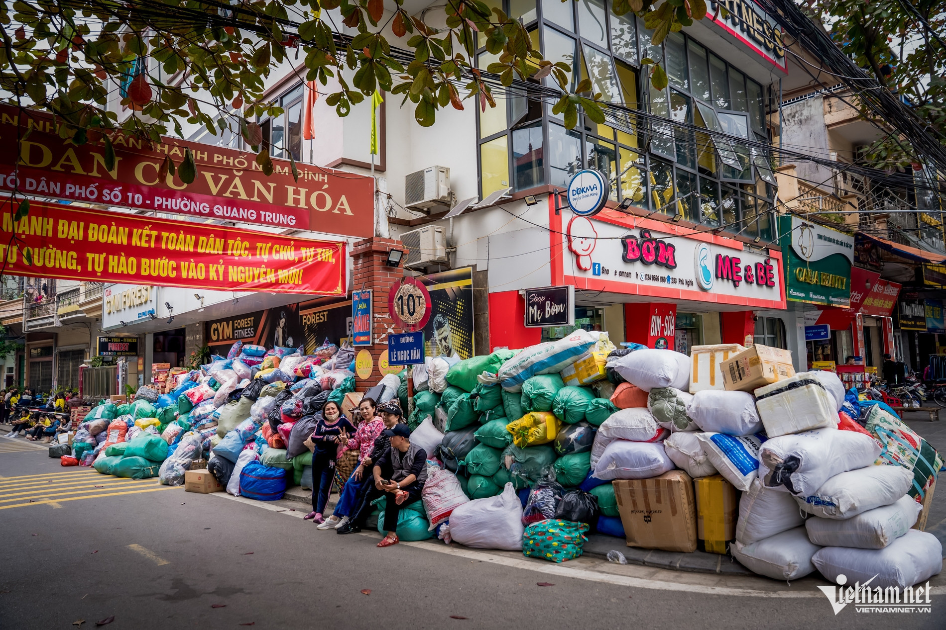 charity flood in vietnam3.jpg
