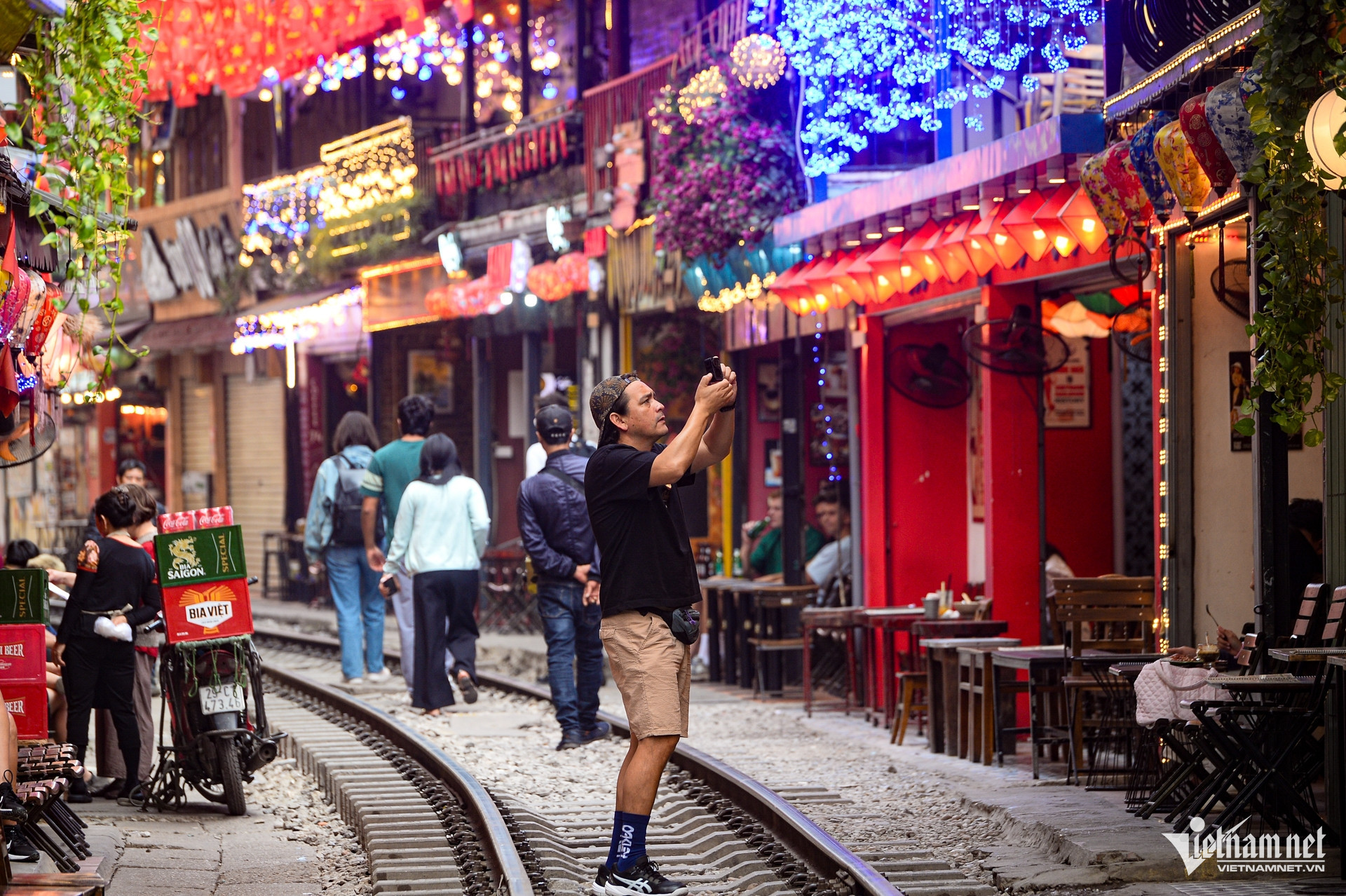 train cafe street hanoi12.jpg