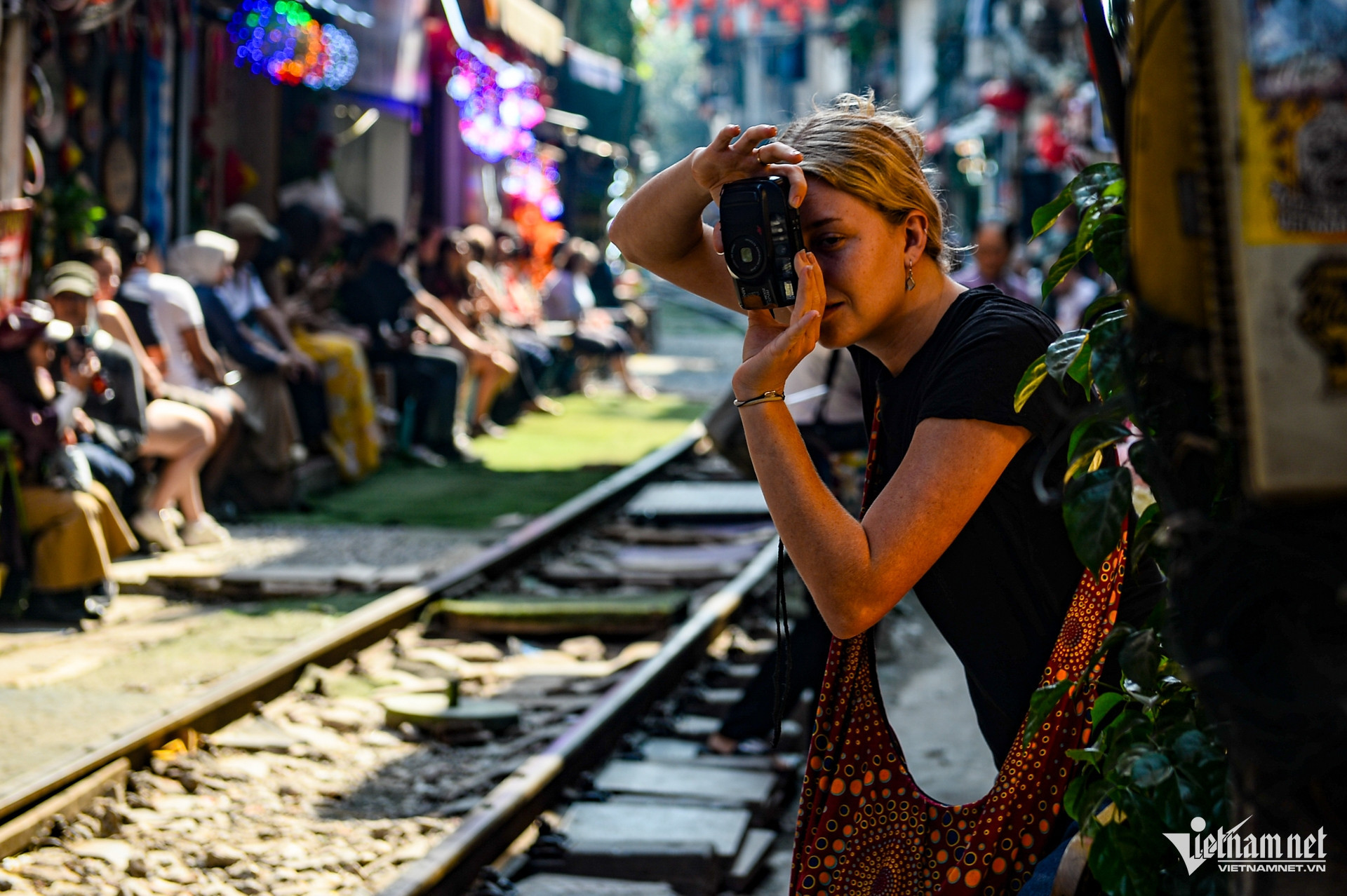 train cafe street hanoi7.jpg