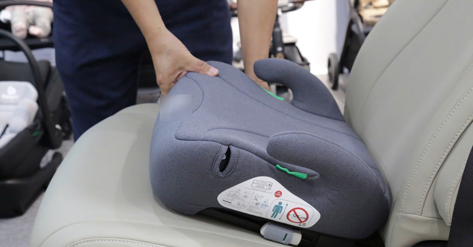 Vietnam updates child seat regulations for private vehicles