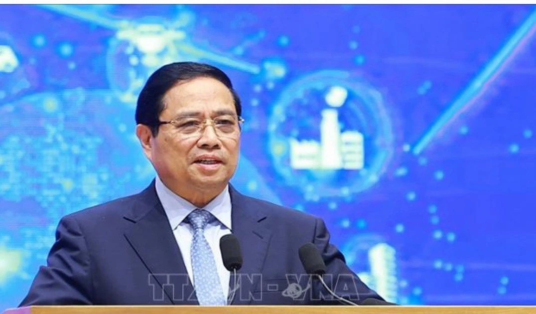 PM calls for drastic solutions to promote digital economy, society, citizens