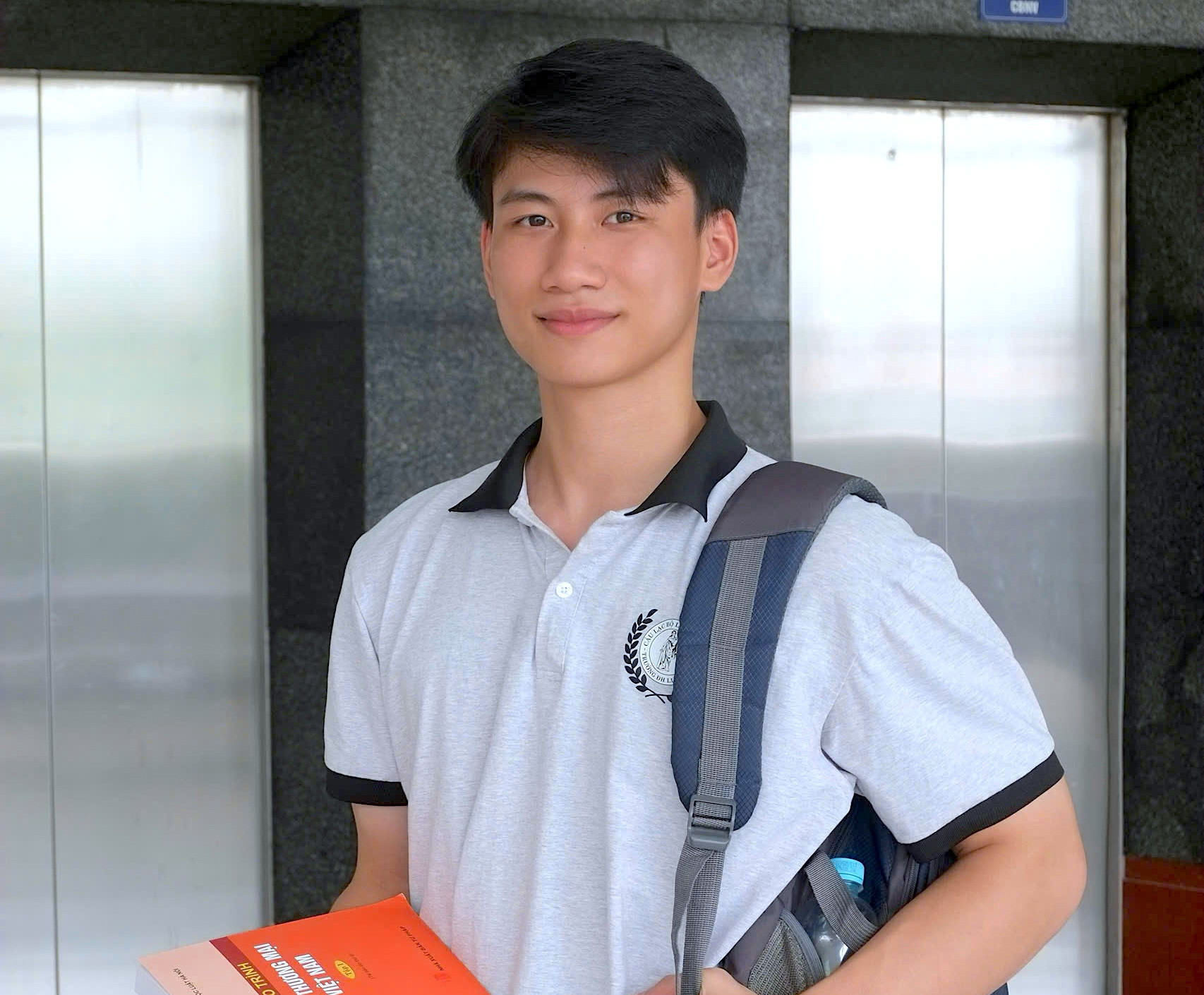 thu khoa dan toc.jpg