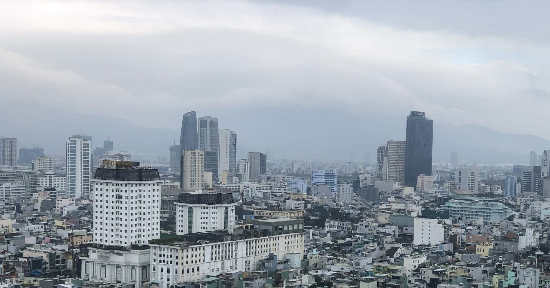 Vietnam forms executive council for international financial centers