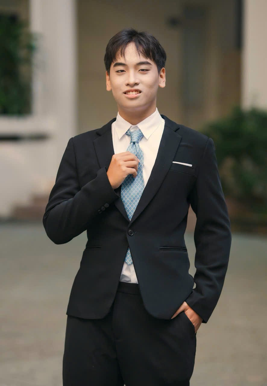 Phạm Thế Tuấn.jpg