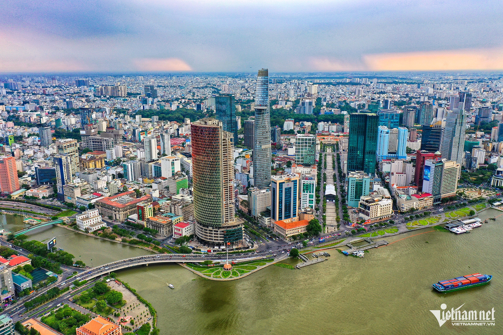 hcm city overview.jpg