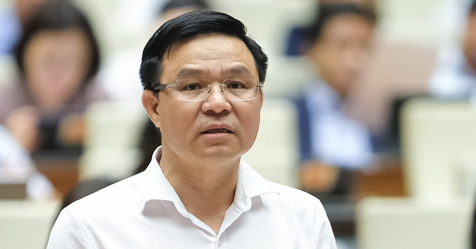 Le Manh Hung appointed acting minister of industry and trade