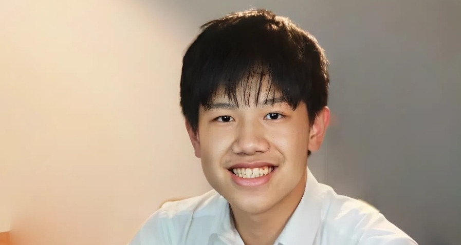 Vietnamese teen scores perfect 1600 on SAT, wins scholarship to Singapore