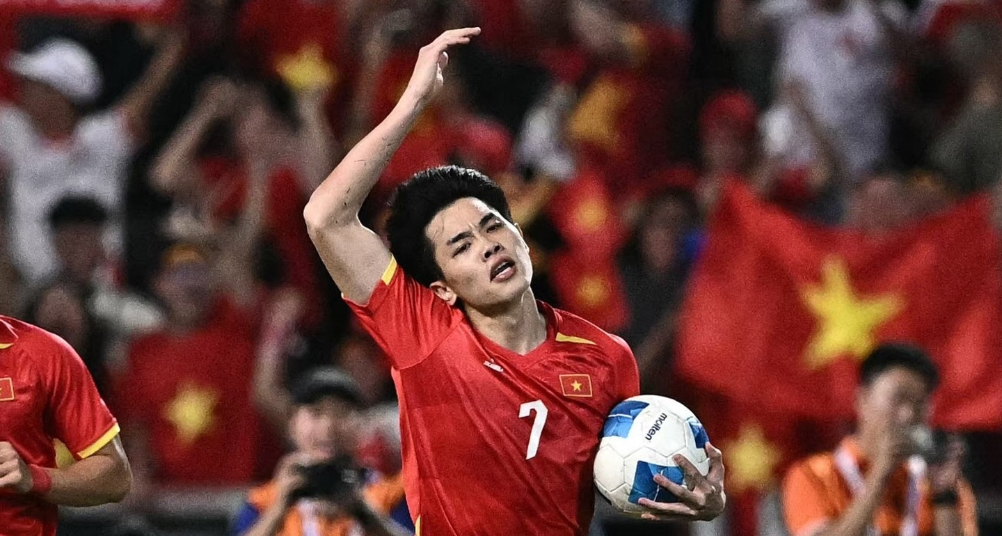 FIFA honors Vietnam’s dramatic SEA Games victory and rising star Dinh Bac