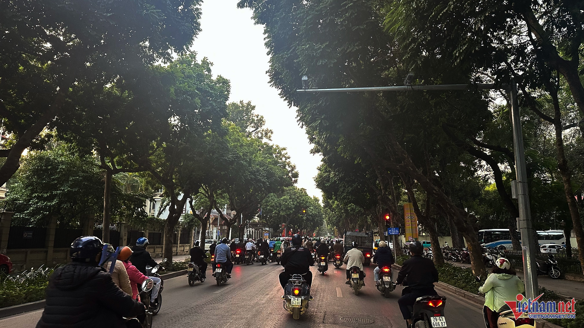 W-6 pho camera AI 4.jpg