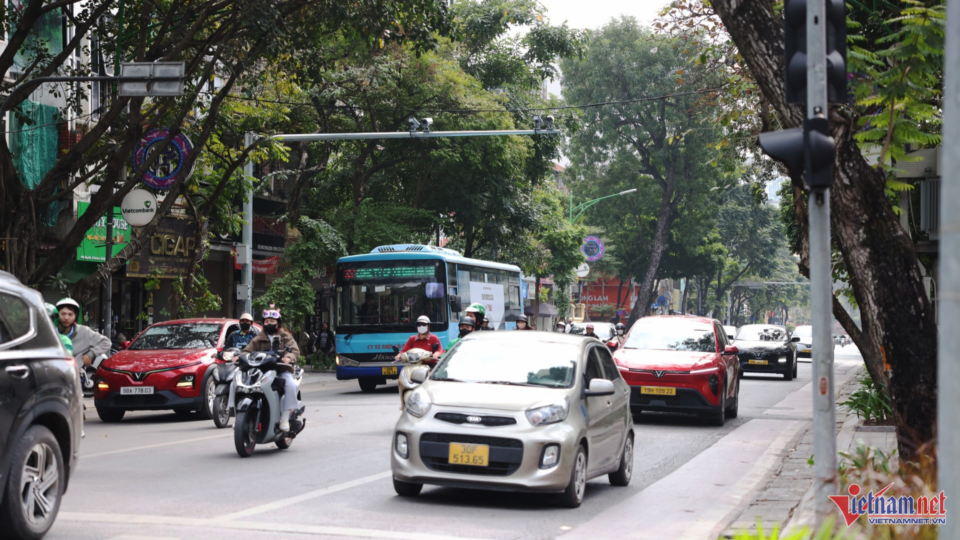 W-6 pho camera AI 3.jpg