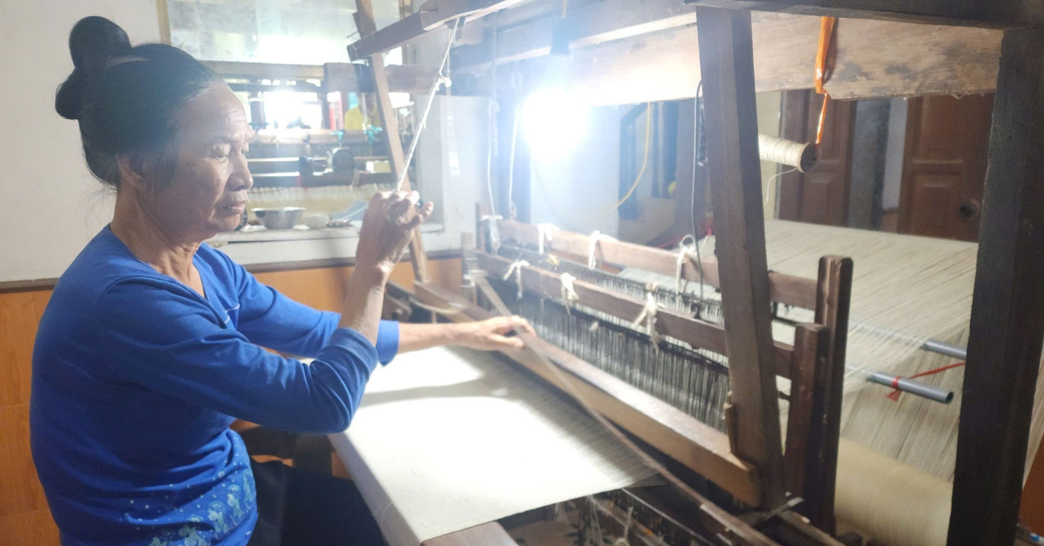 The 70-year-old artisan preserving Vietnam’s silk legacy