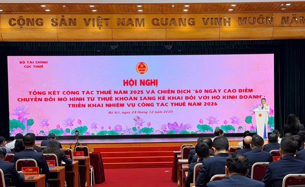 Tax authority budget revenue exceeds 2 quadrillion VND for the first time