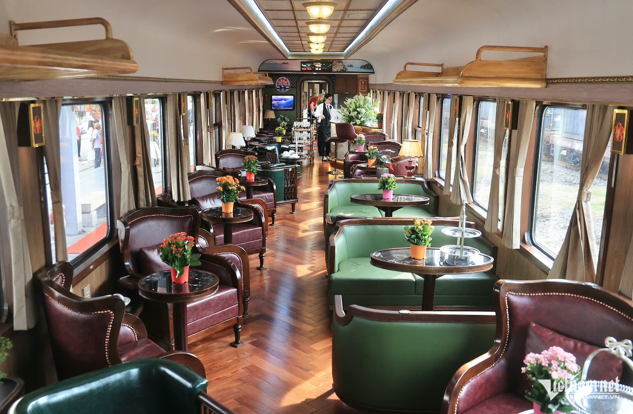 train tour hanoi.jpg4.jpeg