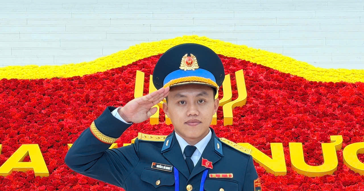 From a boy watching jets to a combat pilot soaring above his hometown