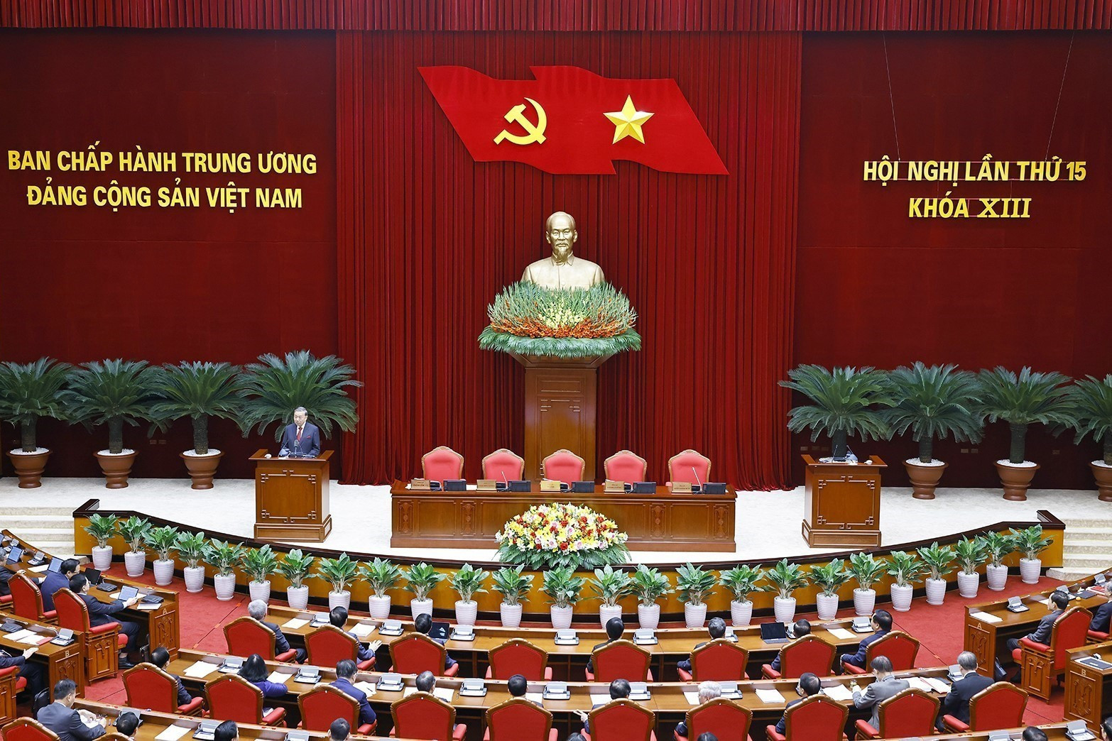 hoi nghi tu 3110.jpg