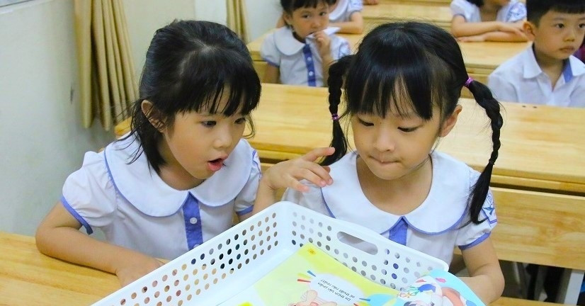 Vietnam chooses a single national textbook series starting 2026