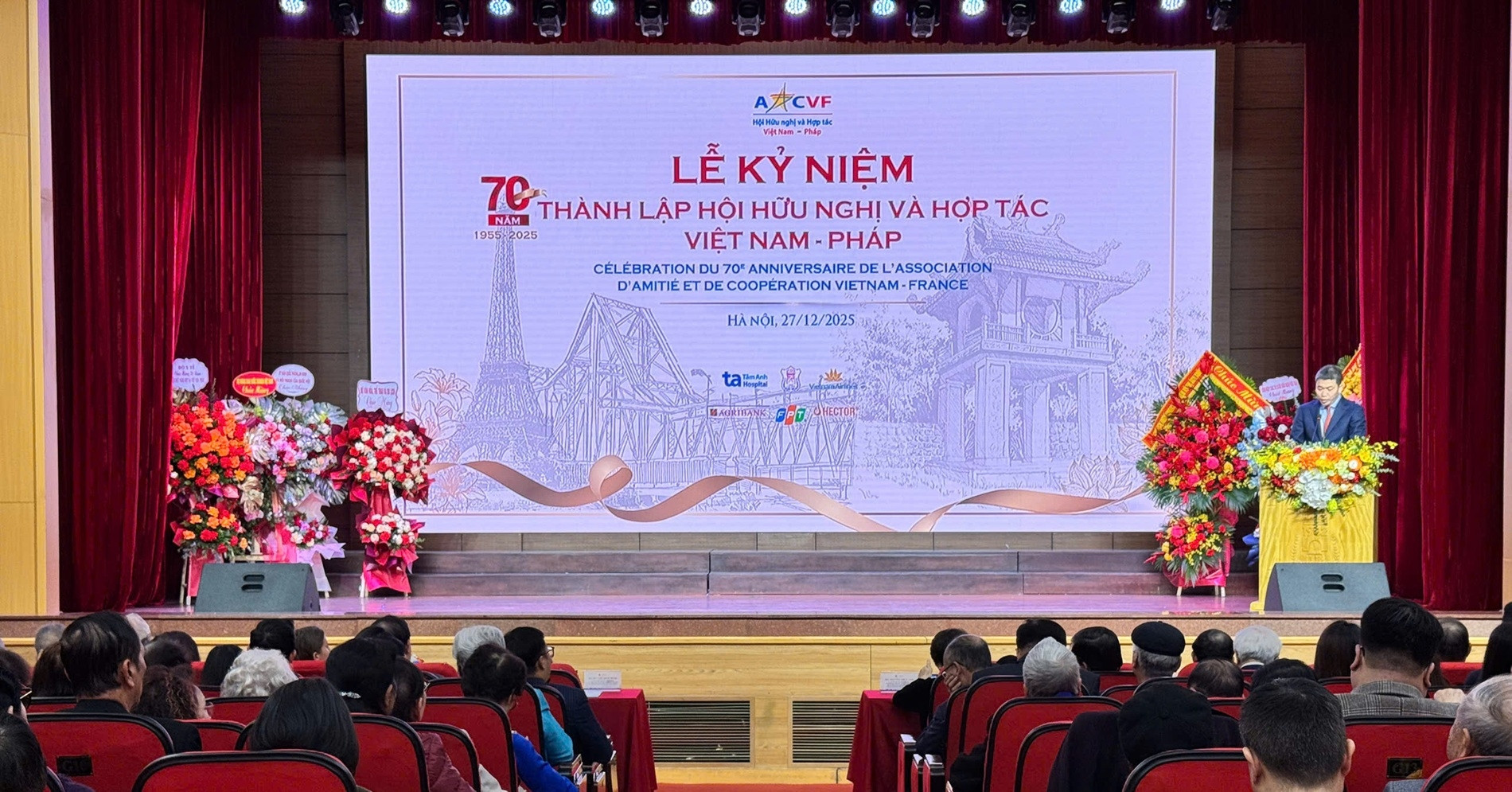 VN - France friendship marked by 70 years of cooperation and shared progress