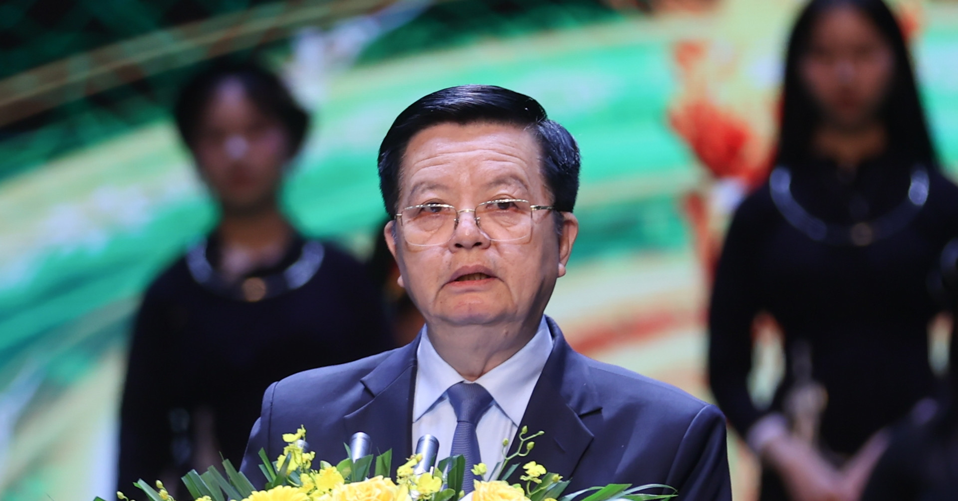 Building brighter futures for ethnic minority youth through “six clears”