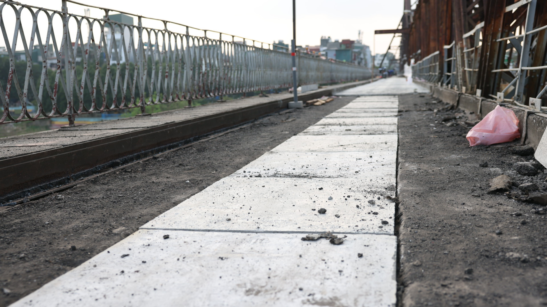 Long Bien Bridge gets structural makeover after years of decay
