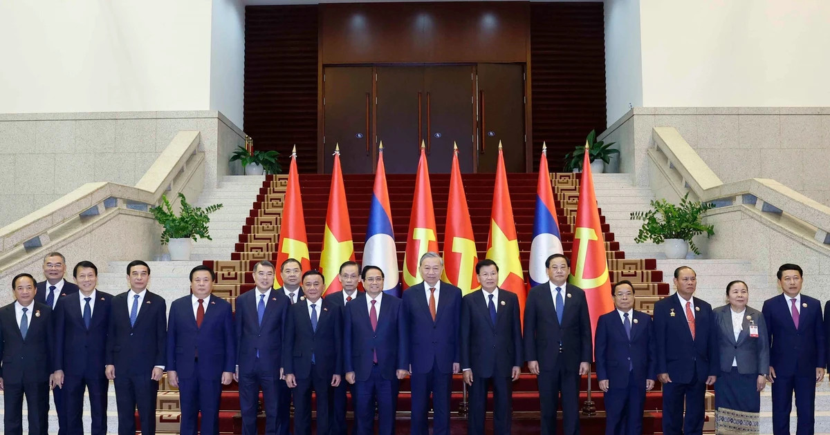 Vietnam, Laos issue joint statement on occasion of Party chief's Laos visit