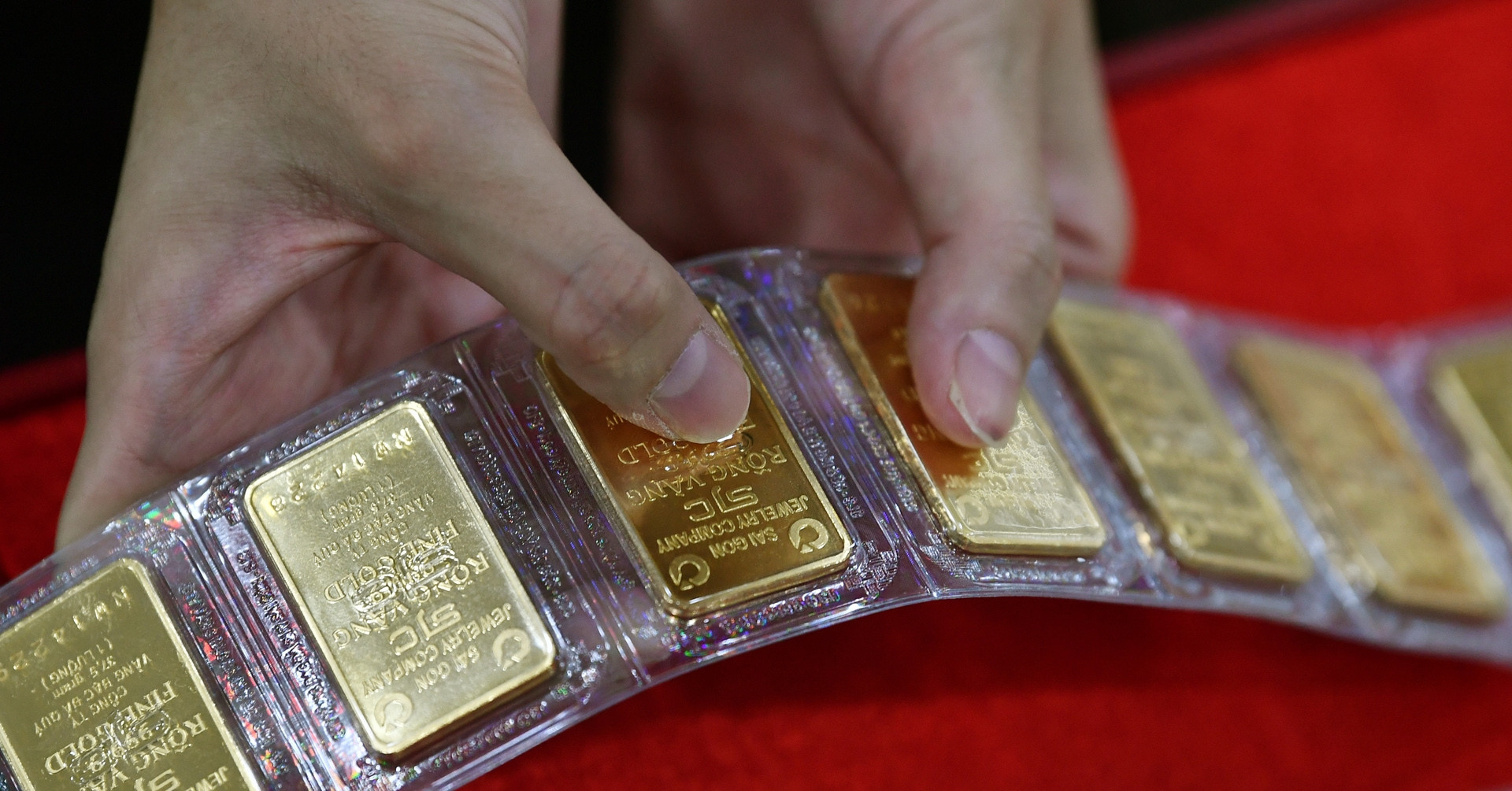 Nine banks and businesses apply for gold bar production licenses