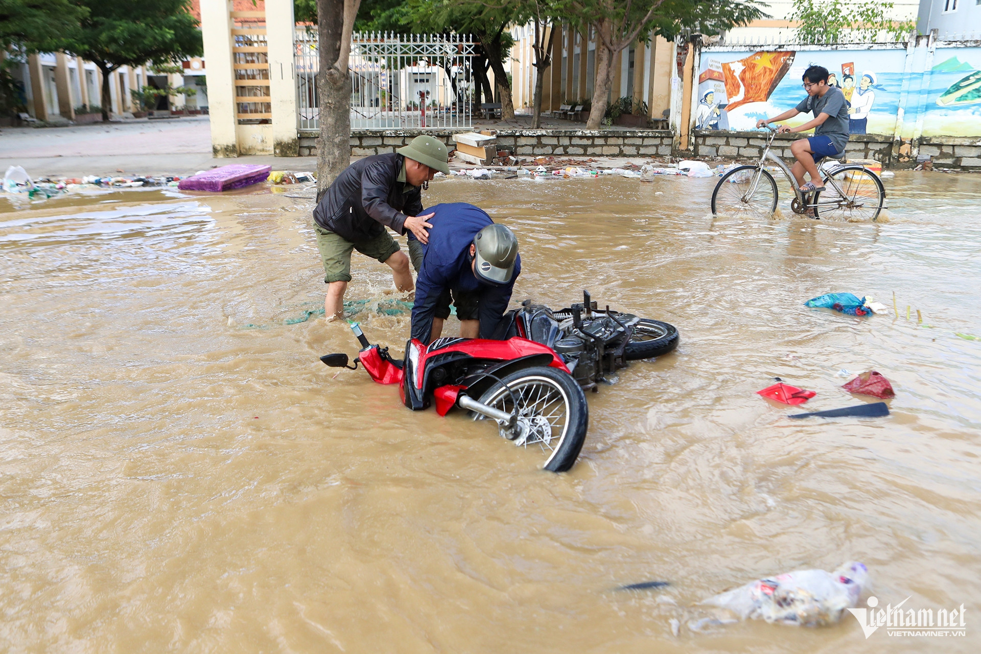 floods in vietnam2.jpg