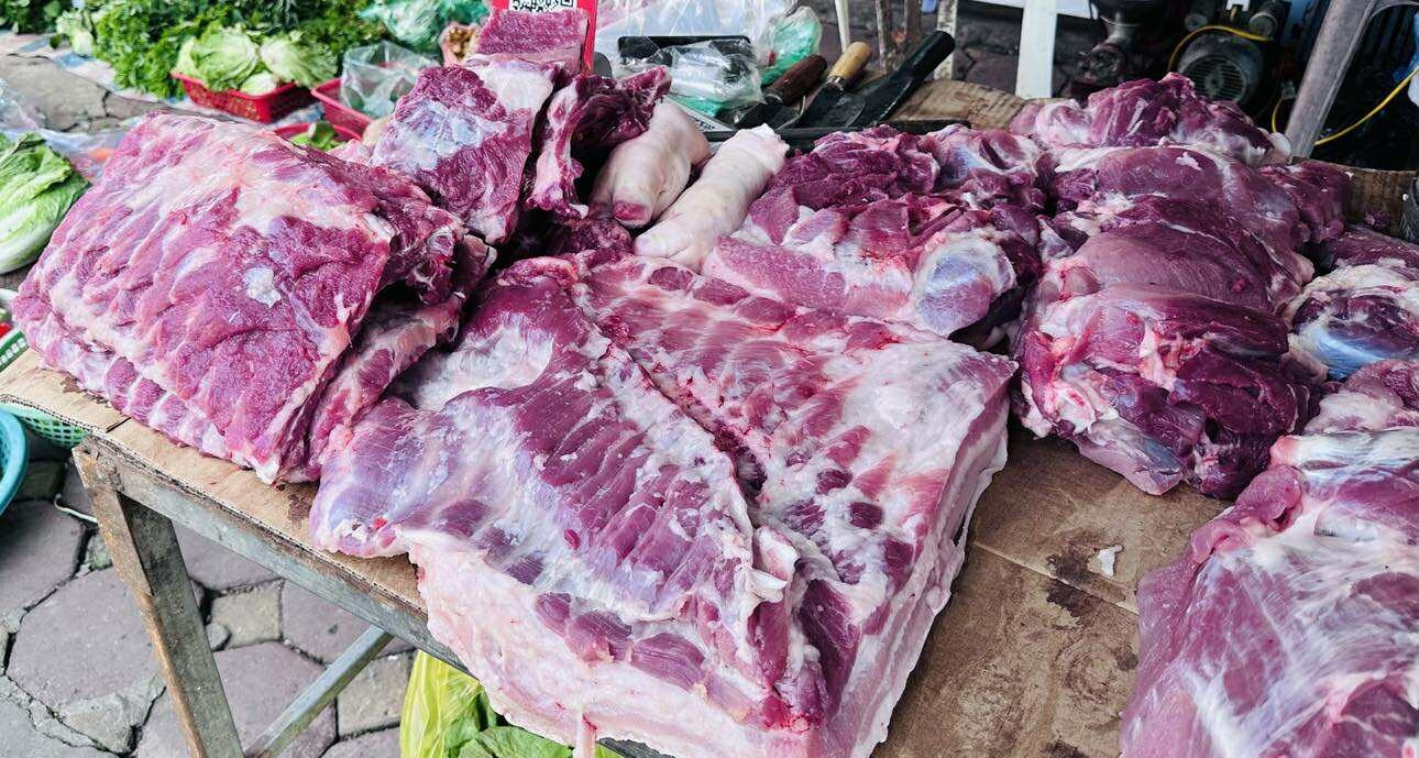Pork imports nearly double, pushing Vietnam’s pig farmers into heavy losses