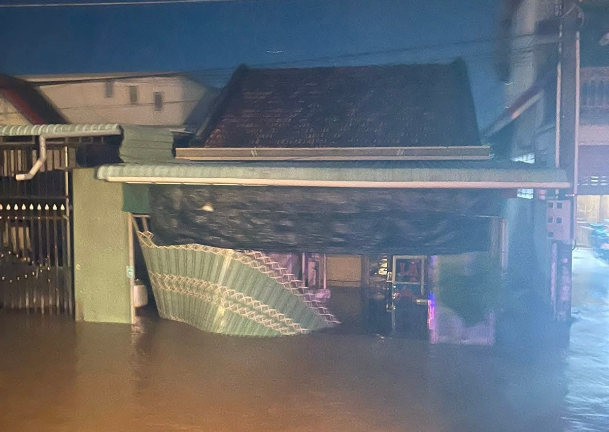 người dân lâm đồng chạy lũ trong đêm (2).jpg