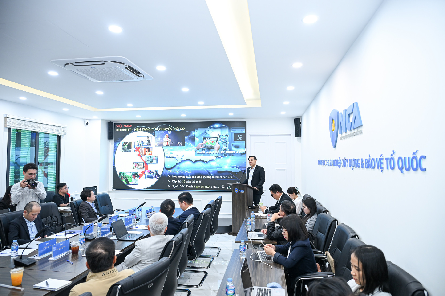 luat an ninh mang.jpg