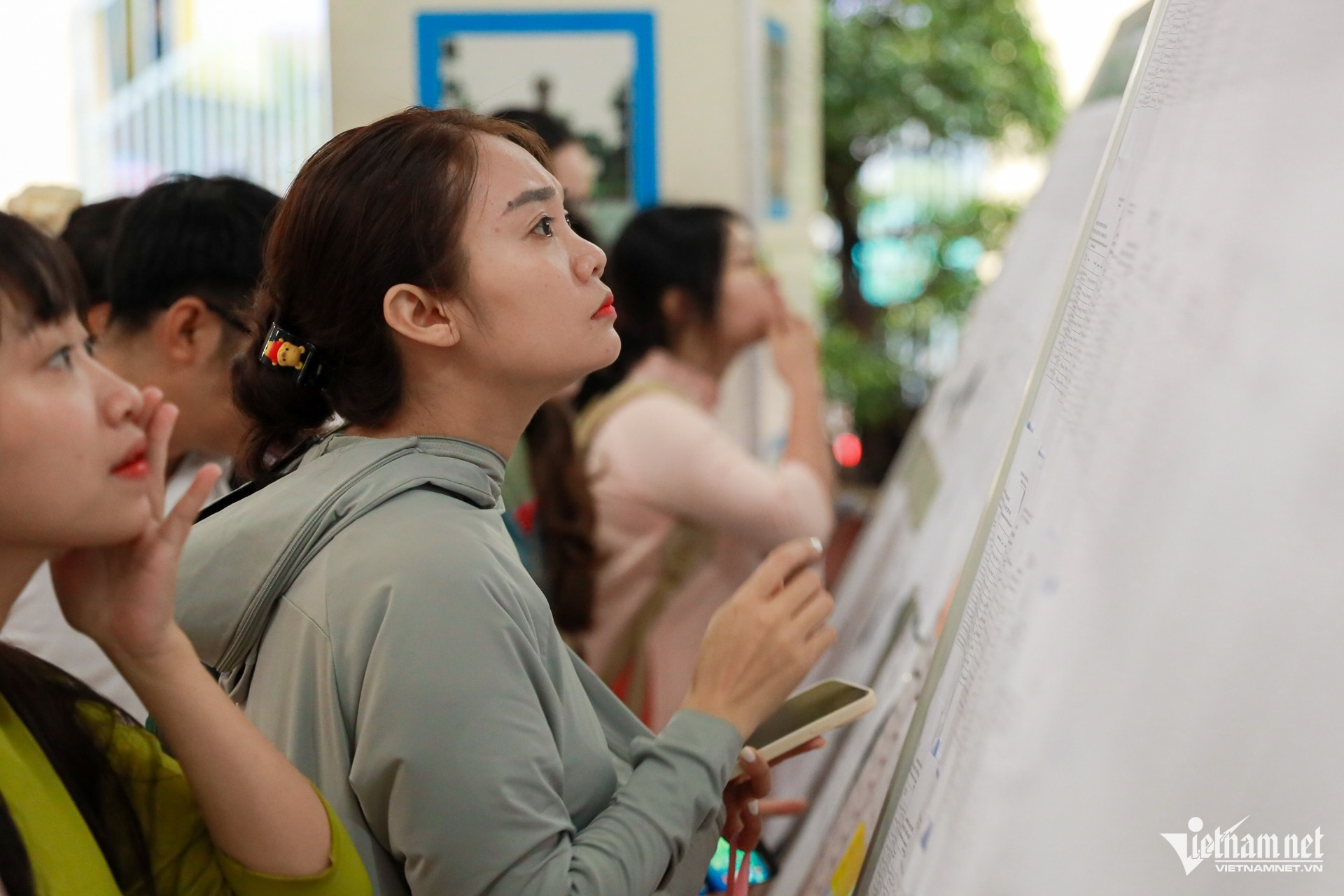 Entrusting teacher recruitment to communes/wards carries significant risks