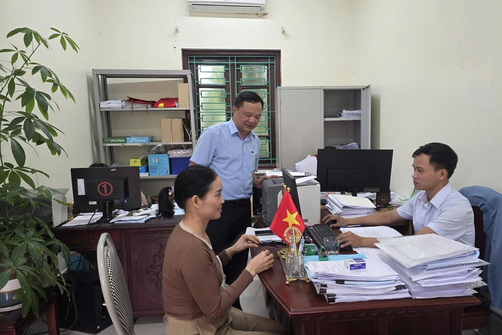 Handoff land procedures to communes: good for people, bad for quality?