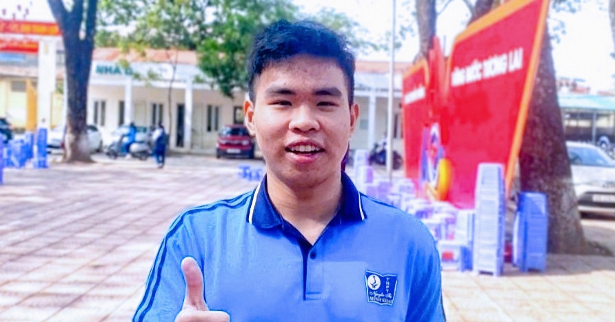 Hanoi student joins global elite with perfect SAT score