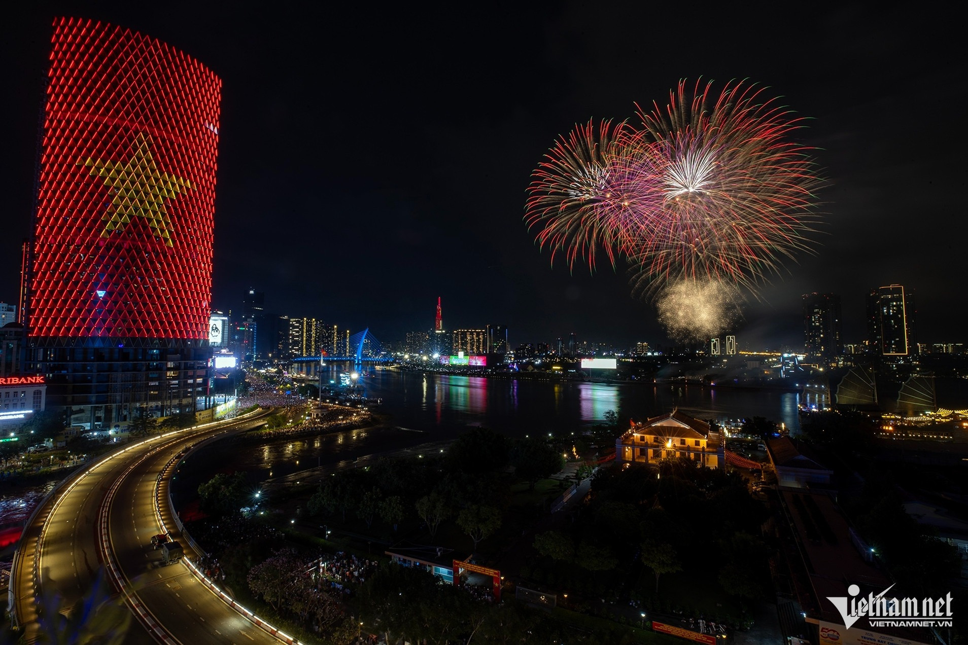 w phao hoa 108070.jpg